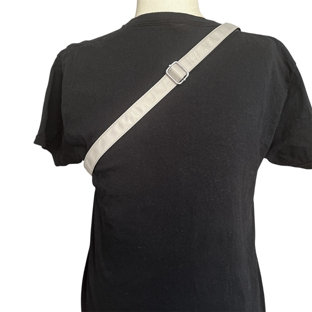 NWOT Inicat Crossbody Sling Bag Gray Travel Vacay Adjustable Nylon Utility - Picture 3 of 7